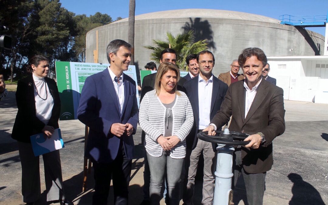 José Fiscal inaugura el nuevo ramal de Jerez de la Frontera, que abastecerá de agua a una población de 225 mil habitan-tes